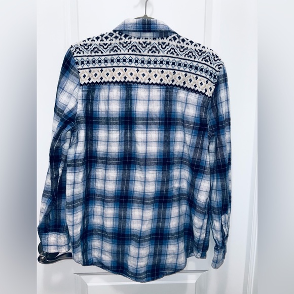 Aeropostale Woman’s Plaid Long Sleeve Flannel Button Down Top Size Medium - Picture 2 of 5